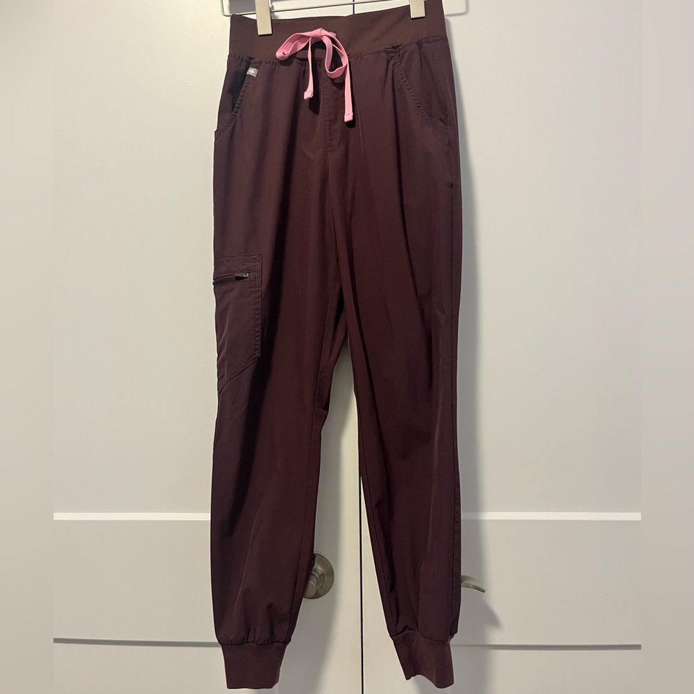Figs Scrub Pants- Dark Fig Zamora